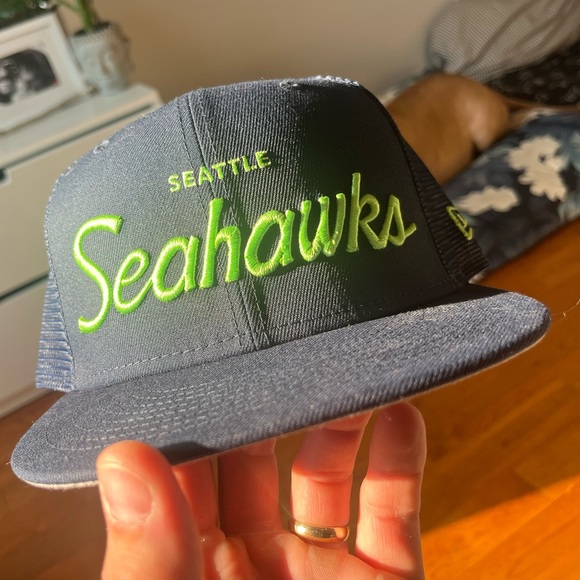 BRAND NEW SEAHAWKS NEWERA SNAPBACK - Picture 2 of 6
